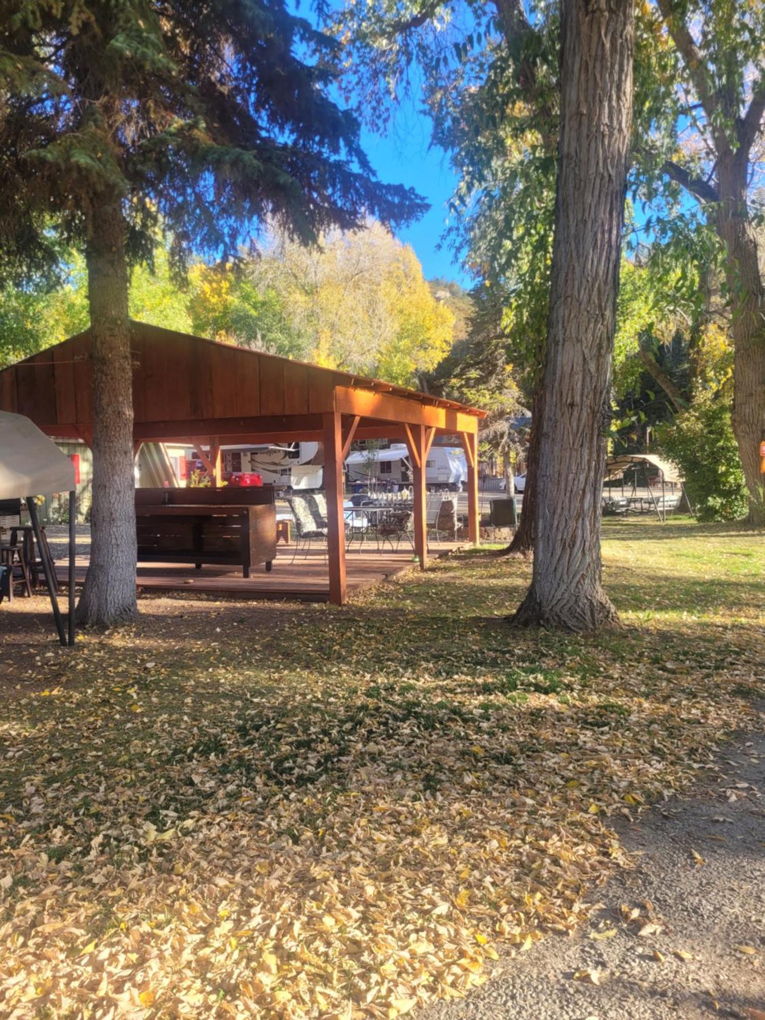 Outpost Motel On The River Dolores Екстер'єр фото